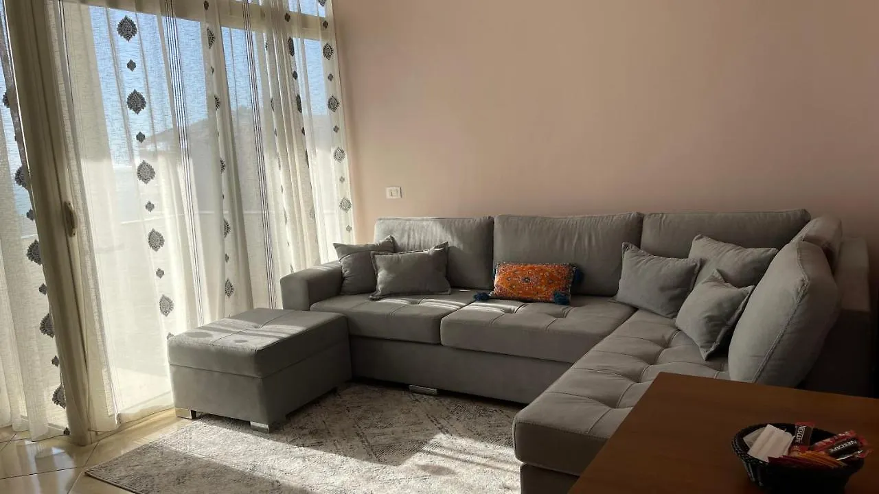 Faro Apartment Durres 0*,